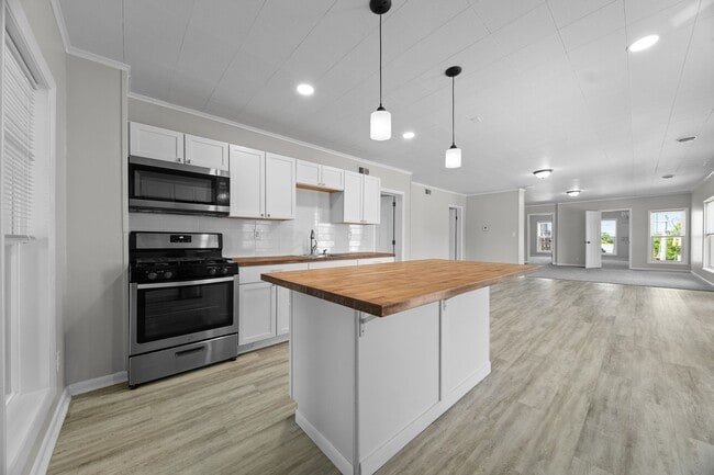 Primary Photo - 801 W 26th St