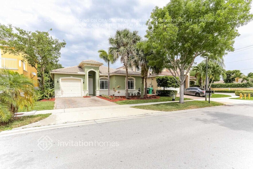 Building Photo - 20773 SW 90th Pl