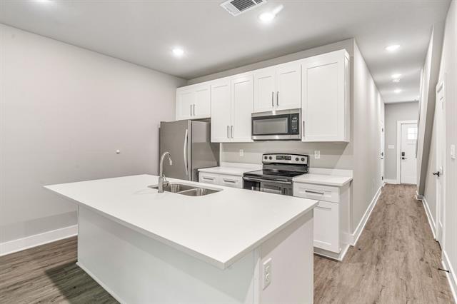 Building Photo - 1539 Sophia Ave