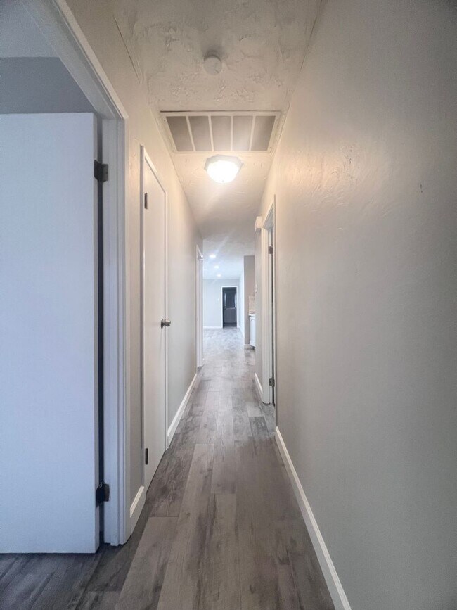 Building Photo - Fully Renovated 4 Bed / 2 Bath Home for Rent – South County (63125)