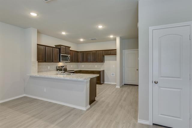 Building Photo - 2816 Bellflower Dr