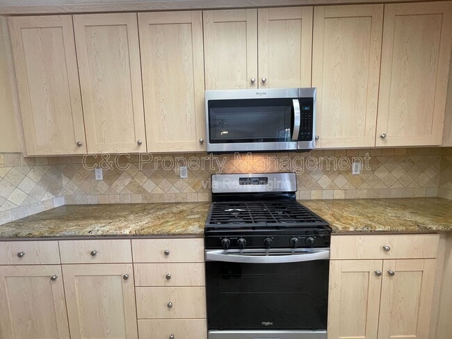 Building Photo - 41980 Trinity River Way