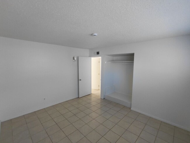 Building Photo - Spacious 3-Bedroom Home