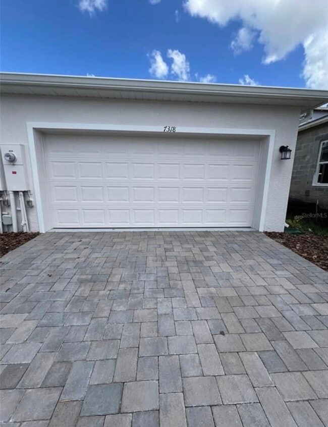 Building Photo - 7318 Ivy Tendril Ave