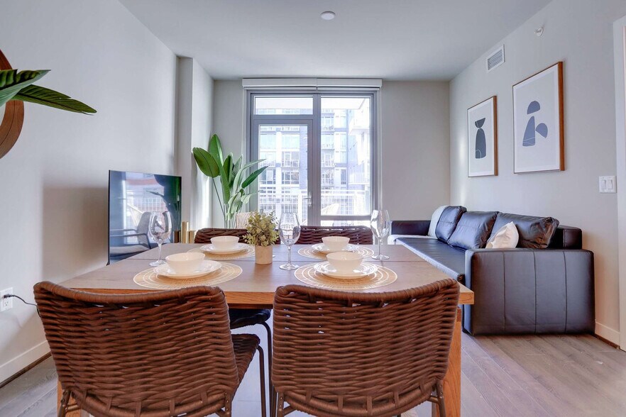 Building Photo - 1122 N Hudson St