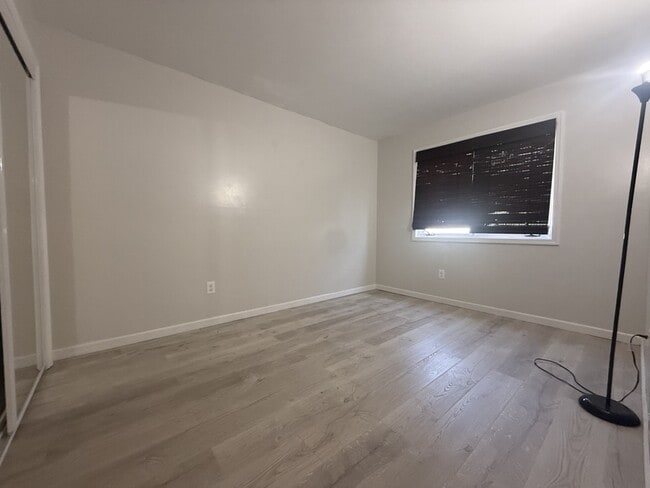 Building Photo - 23 Mallards Landing S