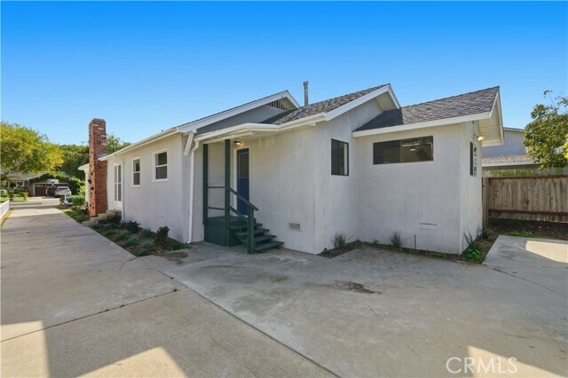 Building Photo - 815 S Juanita Ave