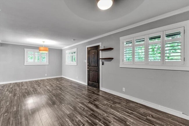 Building Photo - 8604 Brookfield Dr