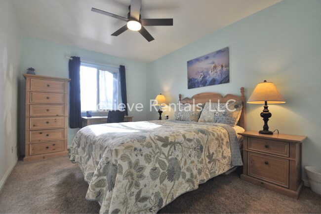 Building Photo - 240 E 400 N