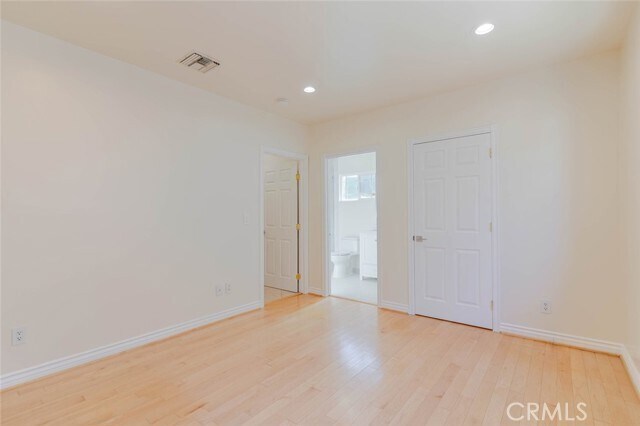 Building Photo - 320 E Dryden St