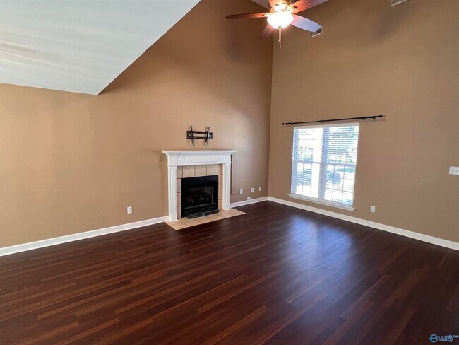 Building Photo - 110 Tudor Pl