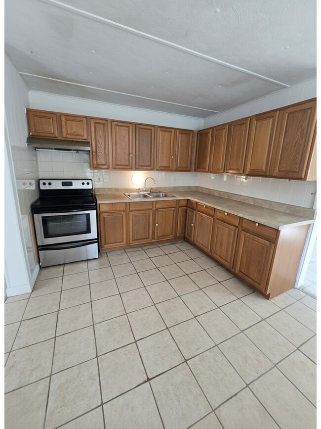 Building Photo - 2665 Chatsworth Ct