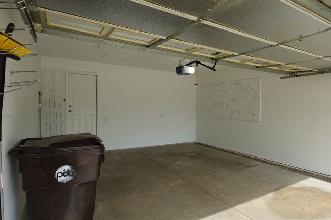 Building Photo - 2211 W Jubilee Ln