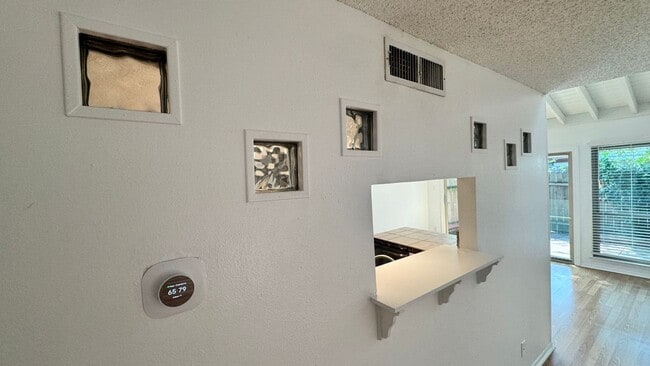 Building Photo - 8903 Trone Cir