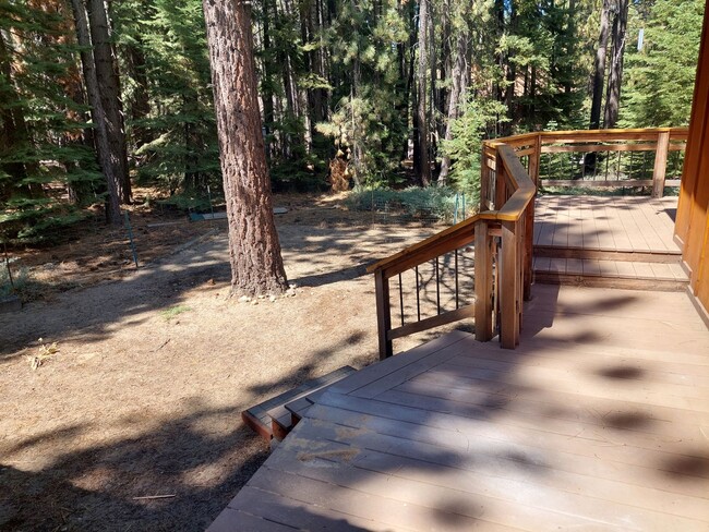 Building Photo - Four bedroom off North Upper Truckee