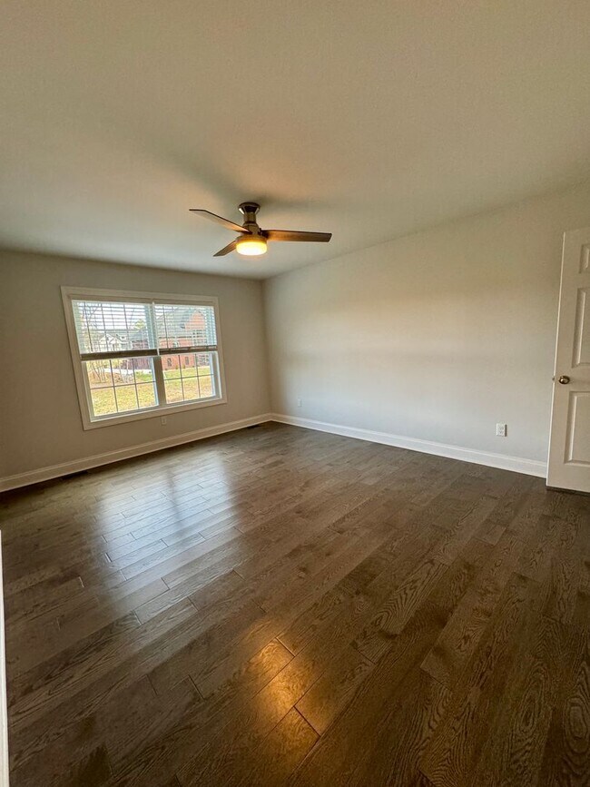 Building Photo - Like New Duplex for Rent