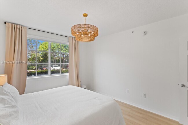 Building Photo - 6851 SW 44th St