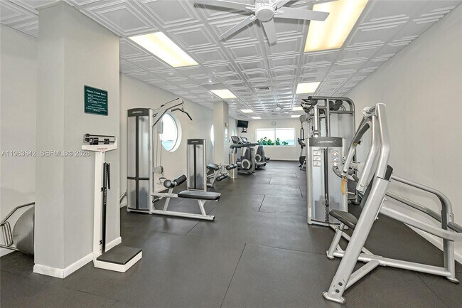 Building Photo - 800 Claughton Island Dr