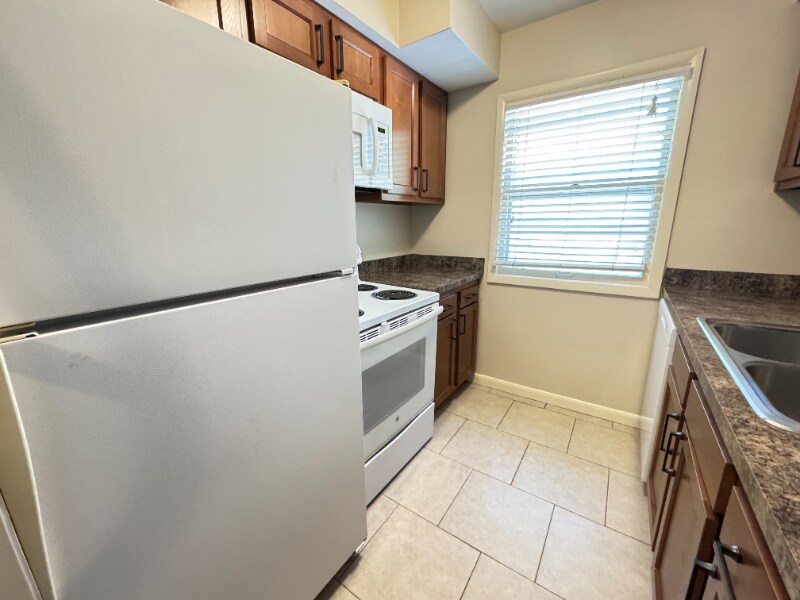 Building Photo - 1400 S 20th St