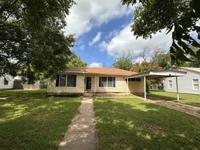 Building Photo - 2609 Belmeade St