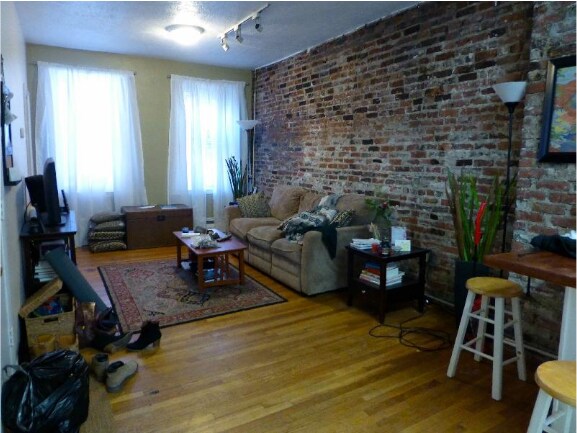 Building Photo - 15 Garden St