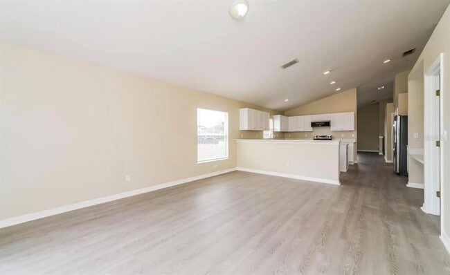 Building Photo - 10456 Clarion St