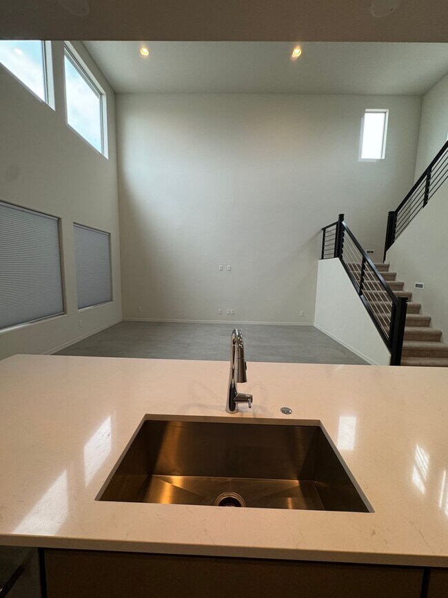 Building Photo - 17156 W Smoketree Dr