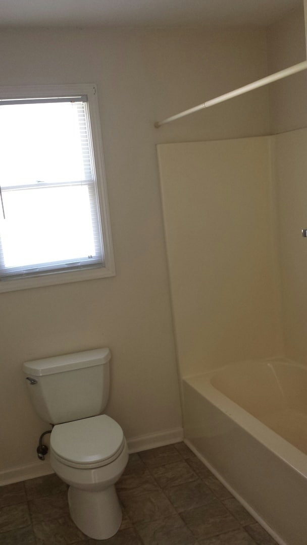 Building Photo - 1BR/1BA UNIT - AVAILABLE NOW