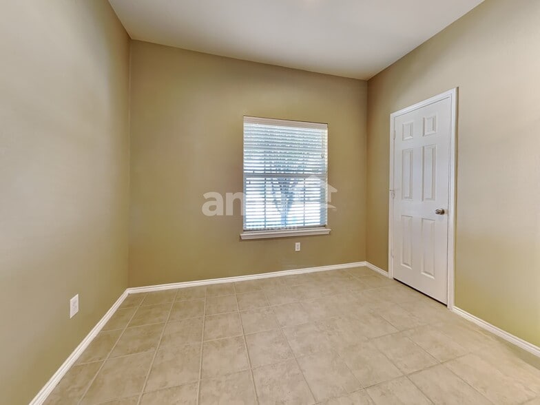 Building Photo - 524 Anchor Way