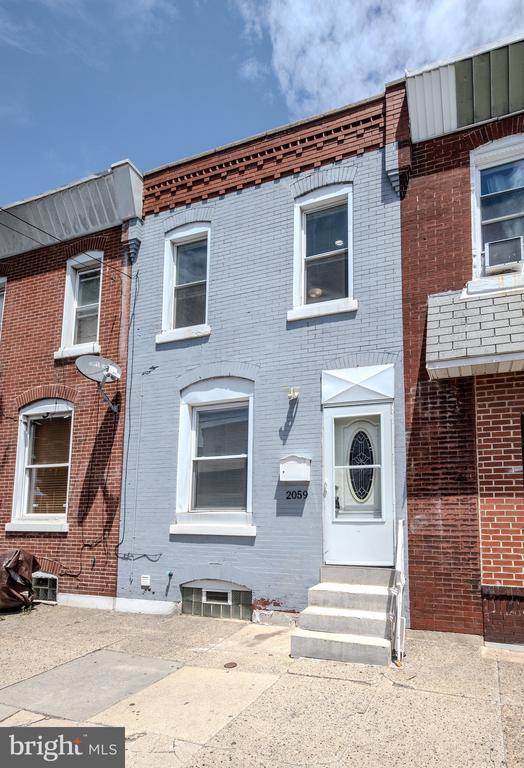 Building Photo - 2059 E Ontario St