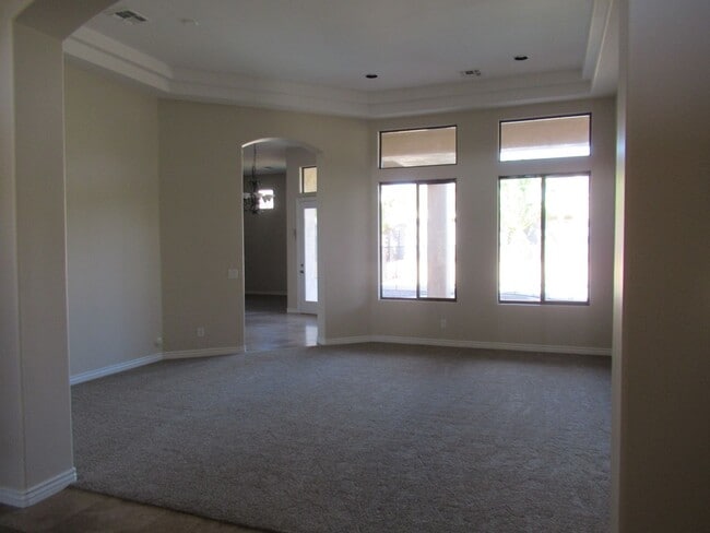 Building Photo - Beautiful Custom North Mesa Home