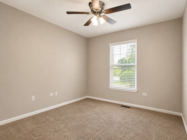 Building Photo - 3159 Saganashkee Ln