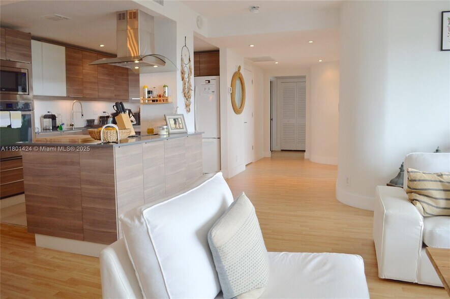 Building Photo - 2451 Brickell Ave