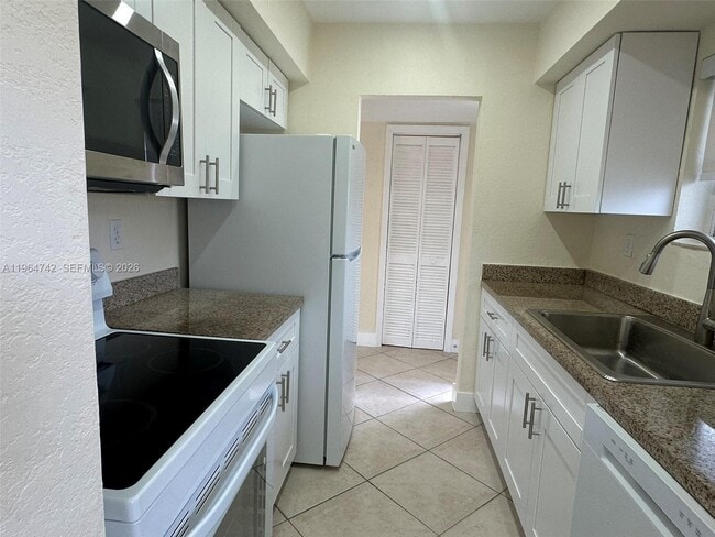 Building Photo - 8475 SW 94th St