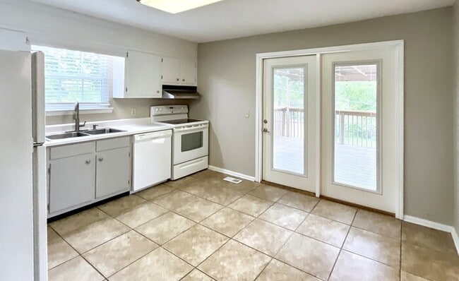 Building Photo - 4015 Izlar Ln