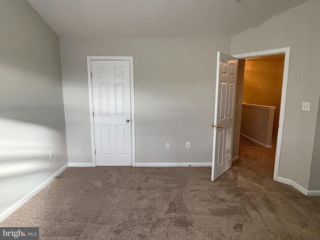 Building Photo - 27 Townes Pl