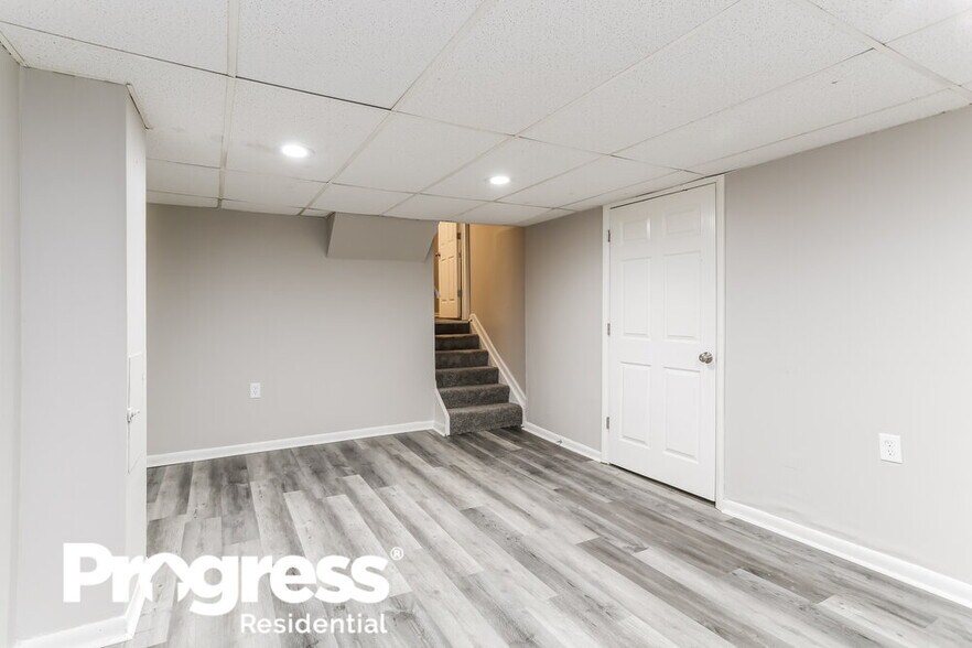 Building Photo - 6980 Candlish Dr