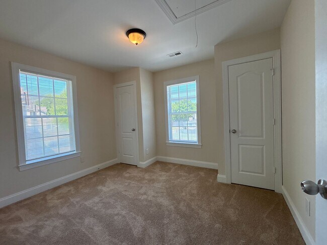 Building Photo - 4401 Stephen Oaks Way