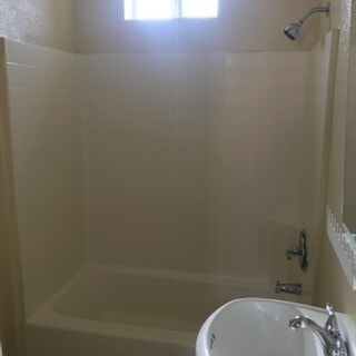 Building Photo - Nice 2 Bedroom House