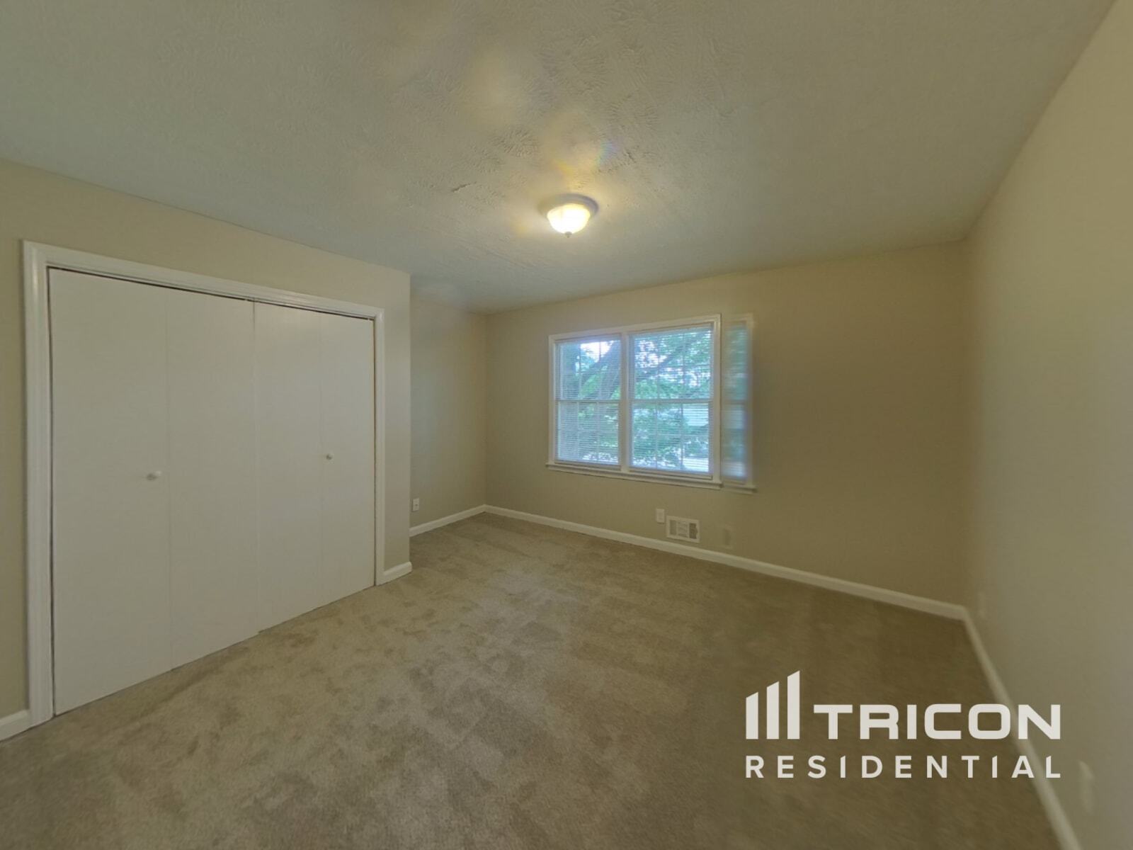 Building Photo - 2561 Falcon Ridge Dr SW