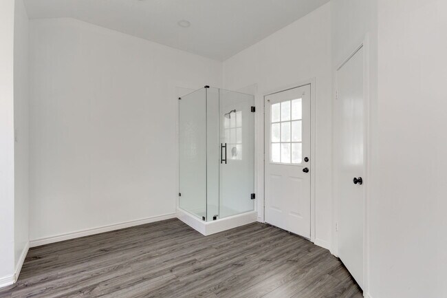 Master Bathroom - 18326 Autumn Trails Ln