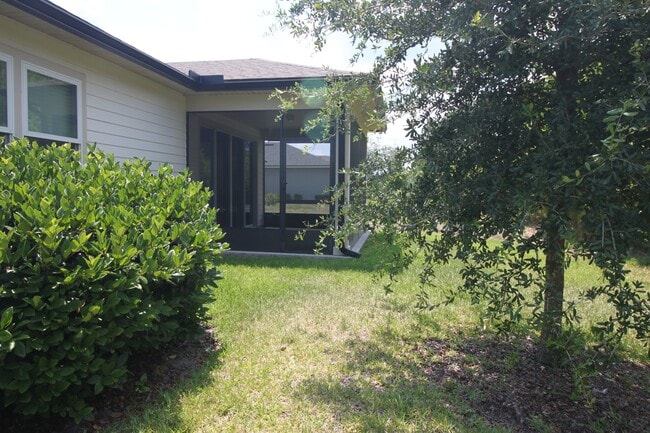 Building Photo - 1975 Amberly Dr