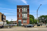 Building Photo - 4 bedroom in Chicago IL 60614