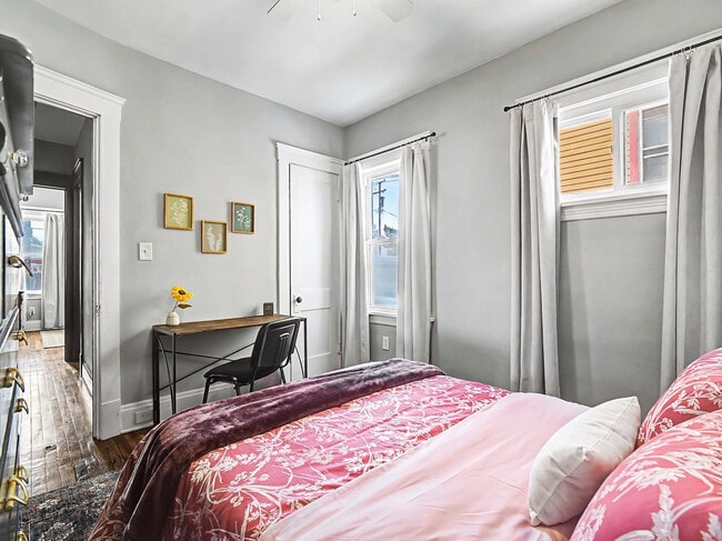 Building Photo - 10619 Bernard Ave