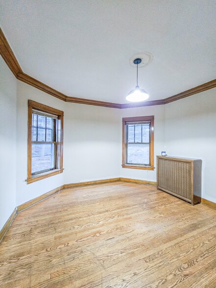Building Photo - 3338 W Cullom Ave