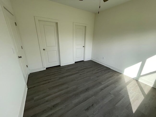 Building Photo - 5140/42 Chase Cir