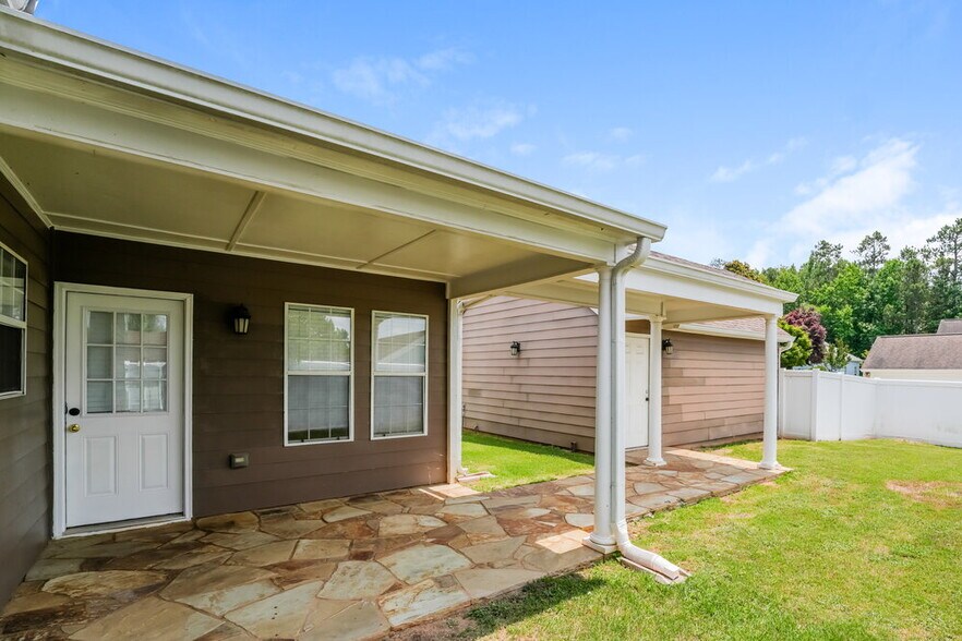 Building Photo - 605 Brookwater Dr