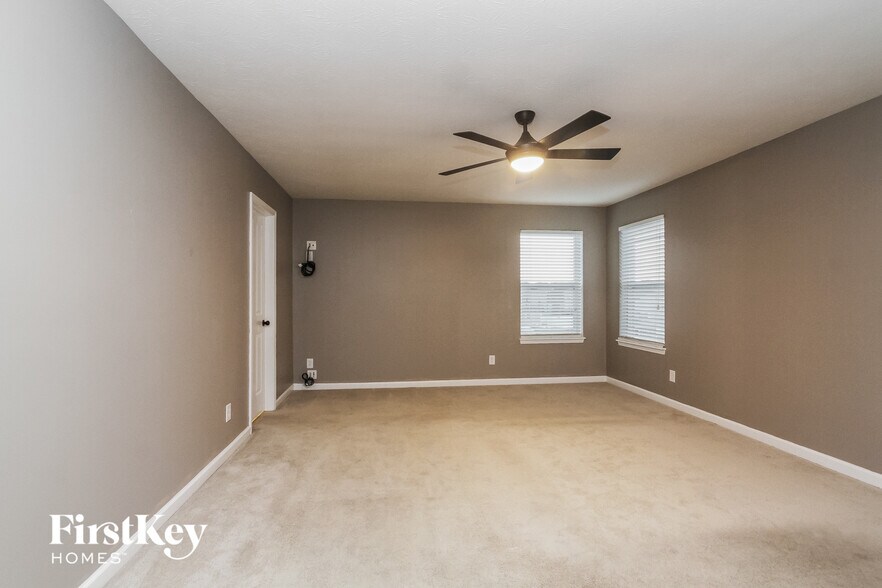 Building Photo - 8644 Hornady Dr