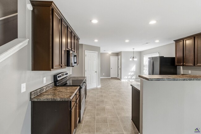 Building Photo - 100 Stoney Creek Dr