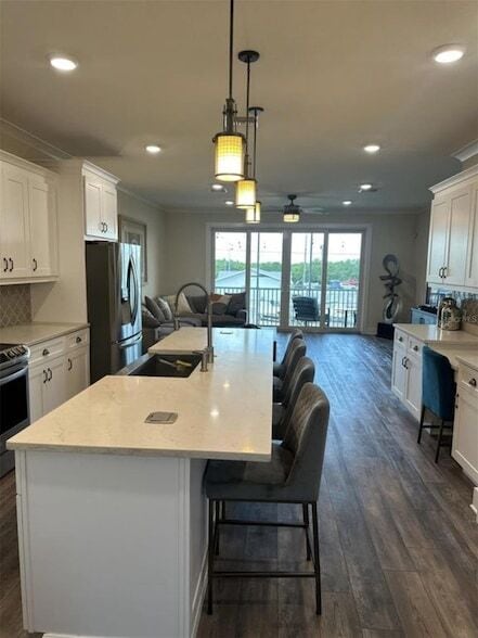 Building Photo - 1249 Savona Dr